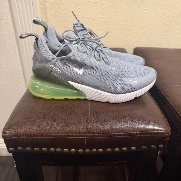 Nike Air Max 270 Women's Gray with Green Accents
USED!
NO BOX 📦 - Picture 2 of 4